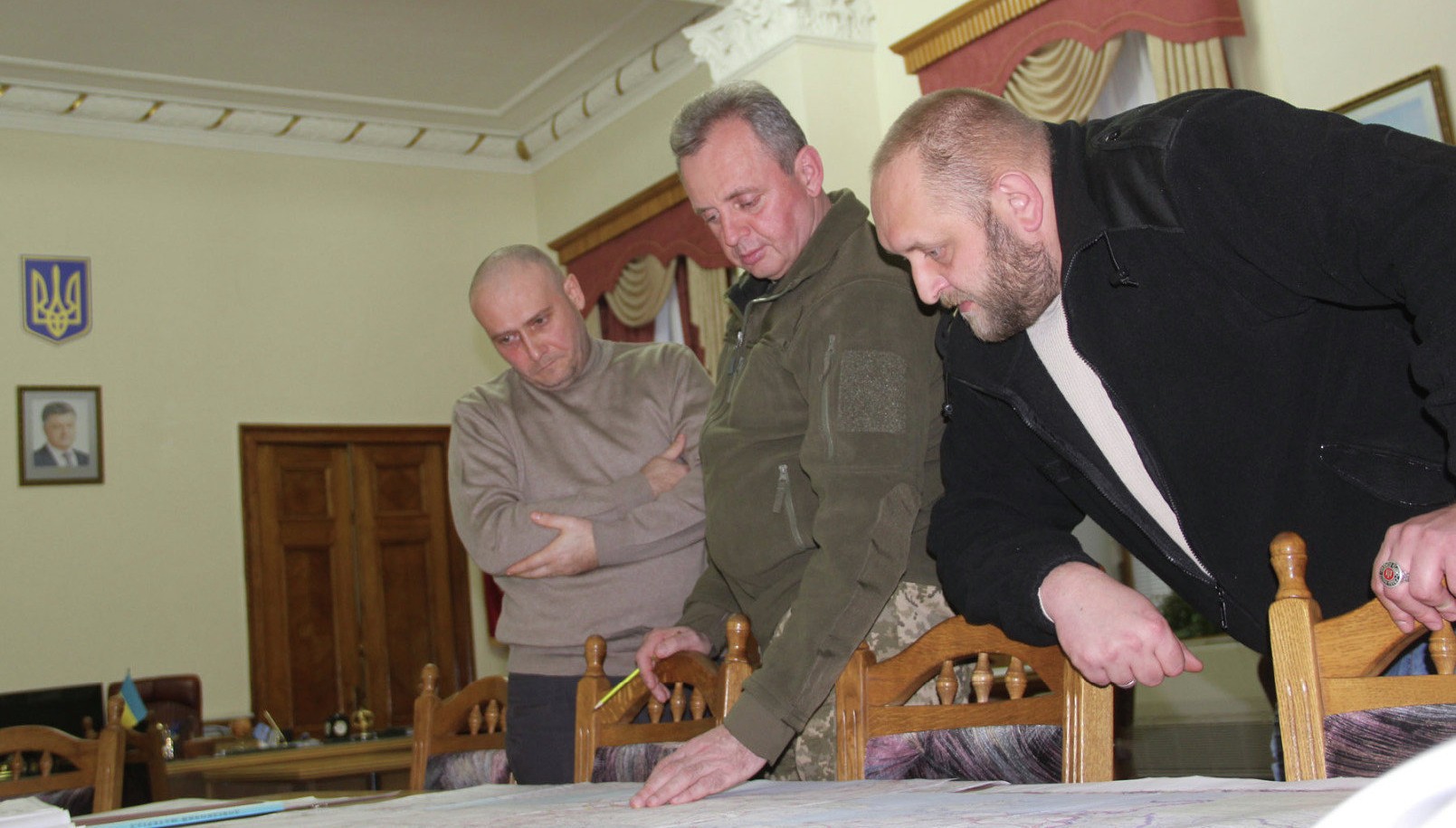 Neo-Nazi Dmytro Yarosh with Ukrainian Chief of General Staff Viktor Muzhenko